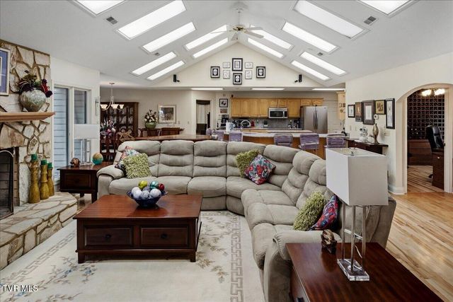 2031 Ridgefield Road, Johnson City, TN 37601