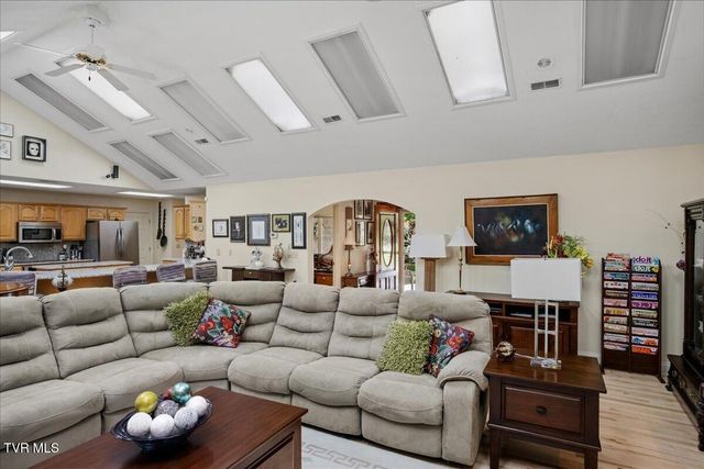2031 Ridgefield Road, Johnson City, TN 37601
