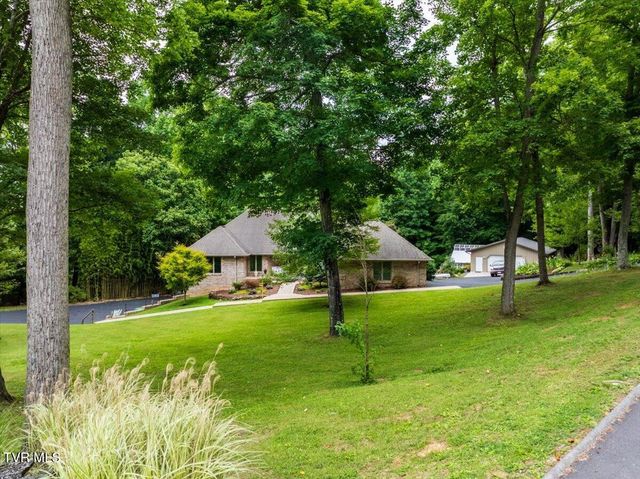2031 Ridgefield Road, Johnson City, TN 37601