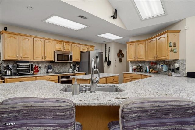 2031 Ridgefield Road, Johnson City, TN 37601