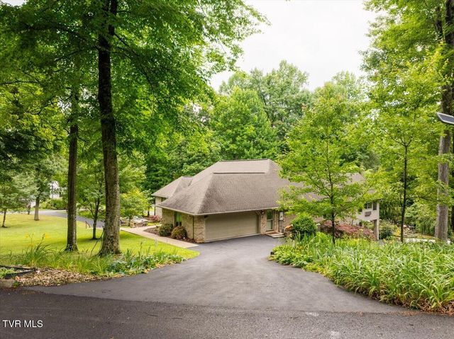 2031 Ridgefield Road, Johnson City, TN 37601
