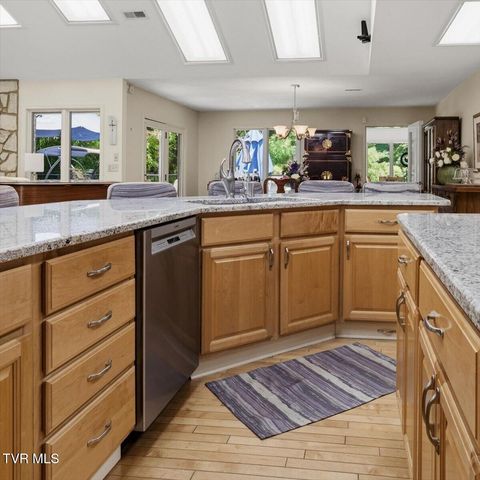 2031 Ridgefield Road, Johnson City, TN 37601
