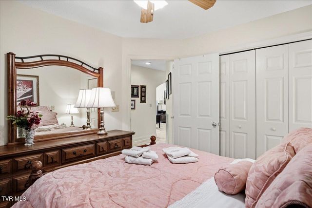 2031 Ridgefield Road, Johnson City, TN 37601