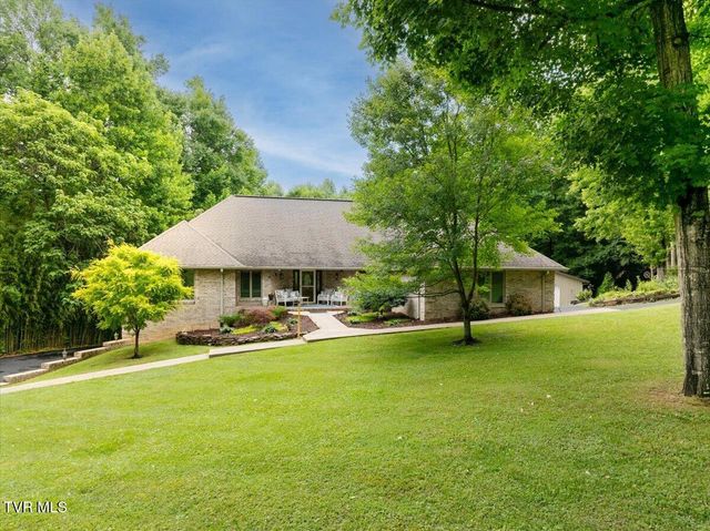 2031 Ridgefield Road, Johnson City, TN 37601