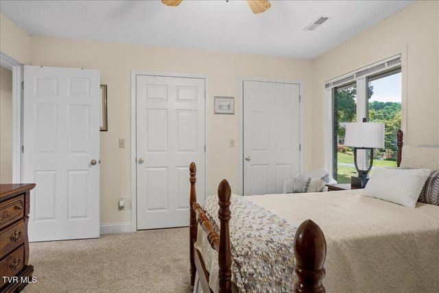 2031 Ridgefield Road, Johnson City, TN 37601