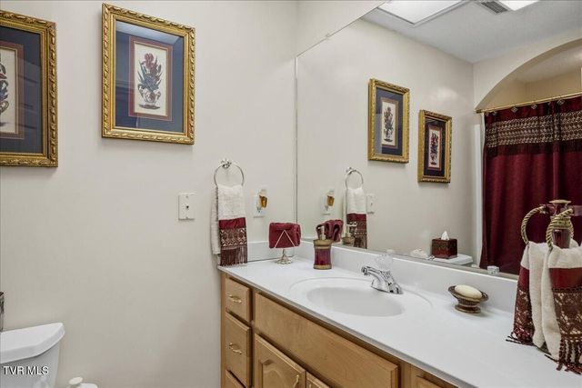 2031 Ridgefield Road, Johnson City, TN 37601