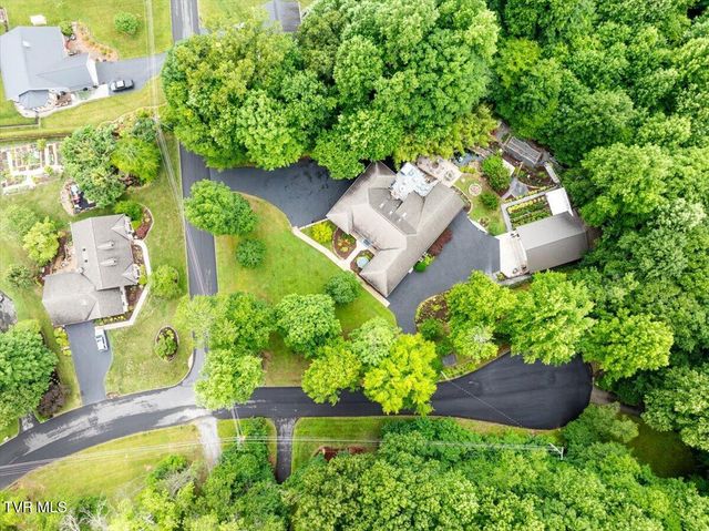 2031 Ridgefield Road, Johnson City, TN 37601