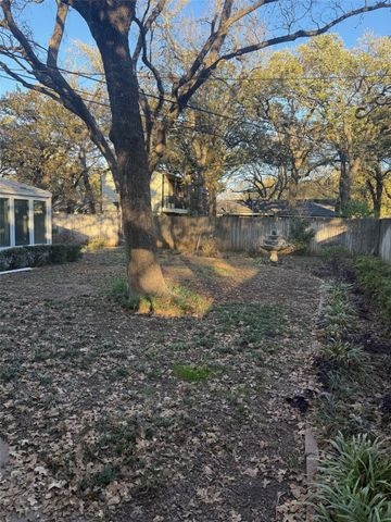 204 Juniper Street, Mansfield, TX 76063