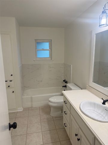 204 Juniper Street, Mansfield, TX 76063