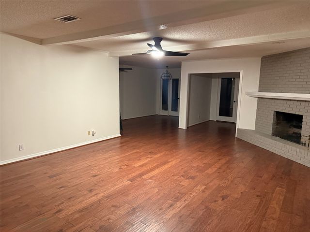 204 Juniper Street, Mansfield, TX 76063