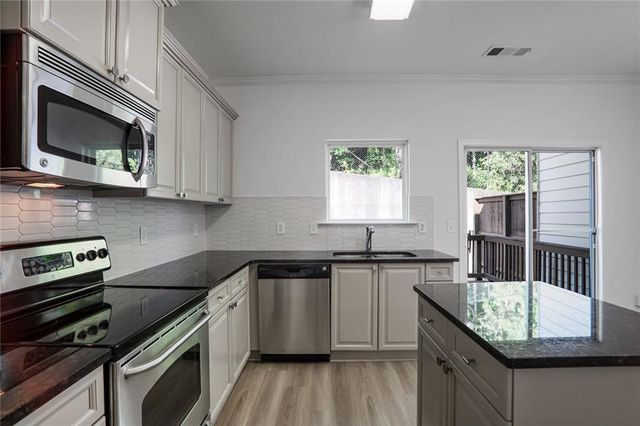 1488 Liberty Parkway NW, Atlanta, GA 30318