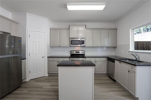 1488 Liberty Parkway NW, Atlanta, GA 30318