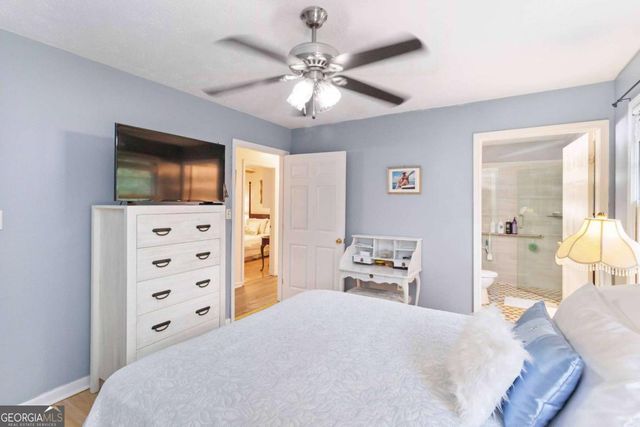 6428 PARADISE POINT Road, Flowery Branch, GA 30542