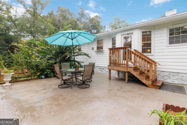 6428 PARADISE POINT Road, Flowery Branch, GA 30542