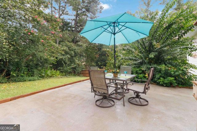 6428 PARADISE POINT Road, Flowery Branch, GA 30542