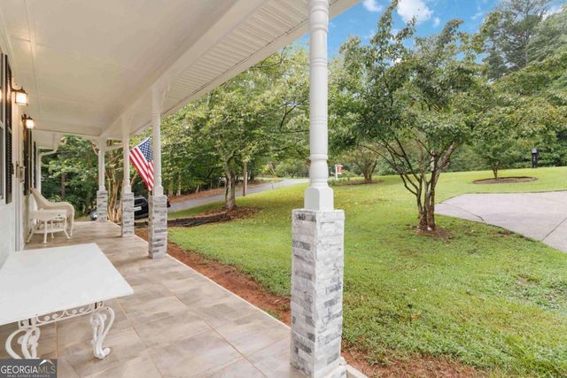 6428 PARADISE POINT Road, Flowery Branch, GA 30542
