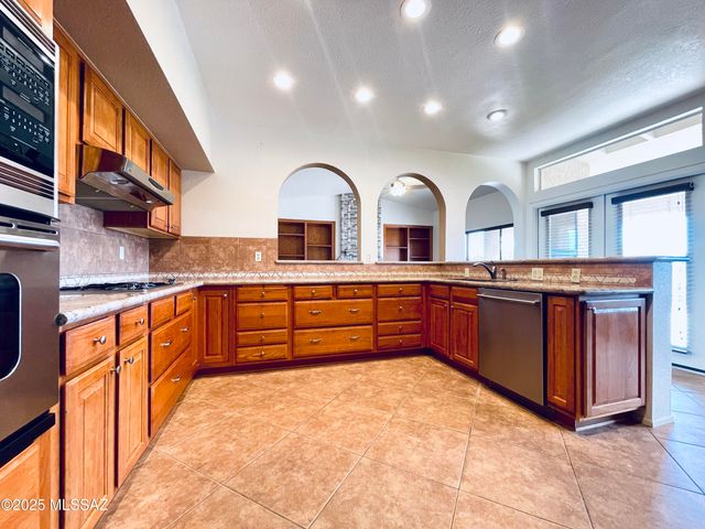 14380 N Choctaw Drive, Oro Valley, AZ 85755