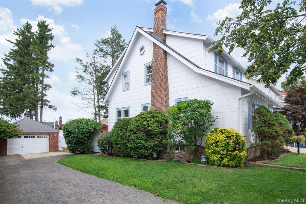 53 Briggs Avenue, Yonkers, NY 10701 — photo 3