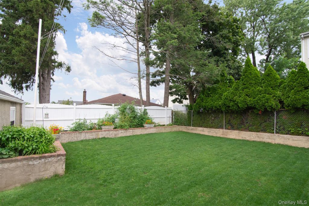 53 Briggs Avenue, Yonkers, NY 10701 — photo 5