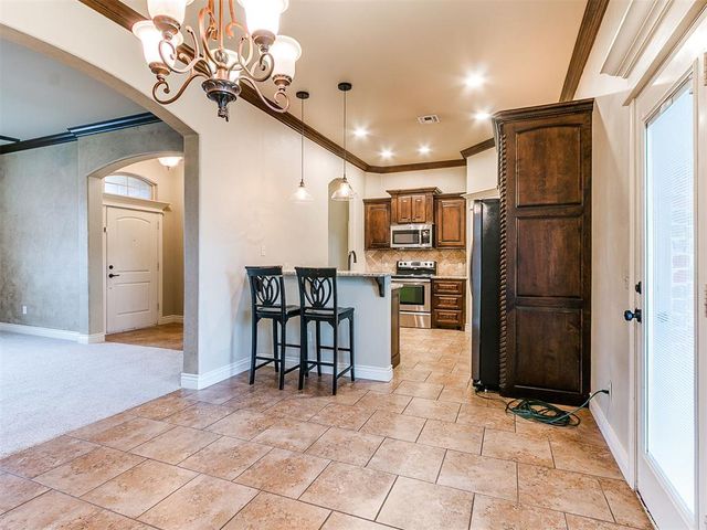 19132 Summer Grove Avenue, Edmond, OK 73012