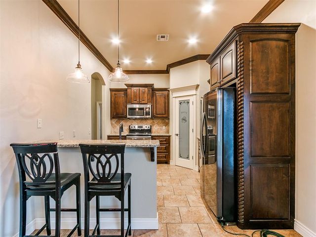 19132 Summer Grove Avenue, Edmond, OK 73012