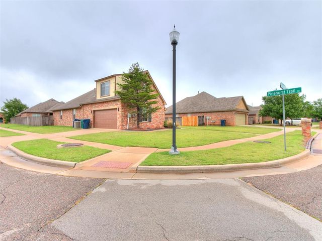 19132 Summer Grove Avenue, Edmond, OK 73012