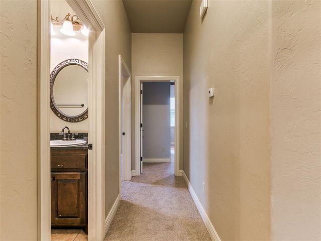 19132 Summer Grove Avenue, Edmond, OK 73012