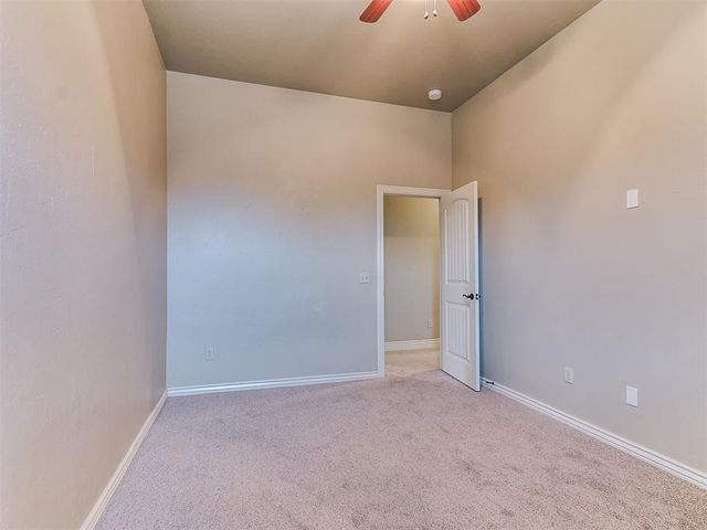 19132 Summer Grove Avenue, Edmond, OK 73012