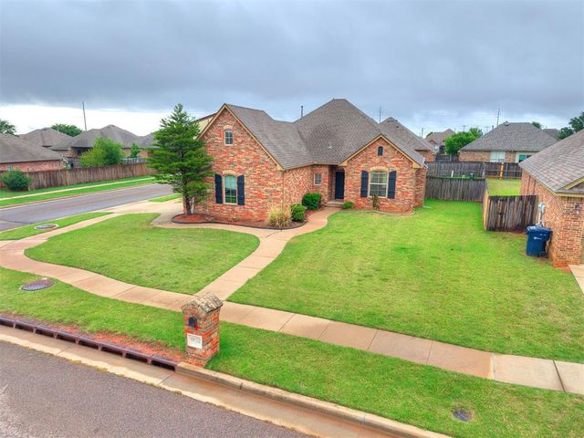 19132 Summer Grove Avenue, Edmond, OK 73012