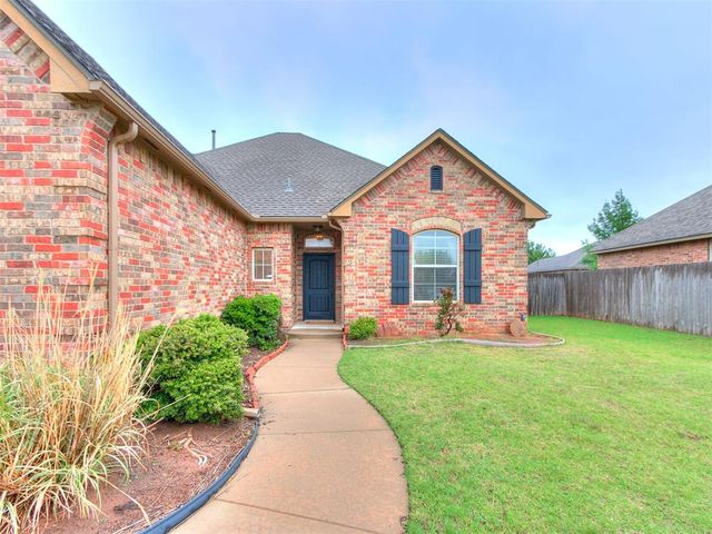 19132 Summer Grove Avenue, Edmond, OK 73012