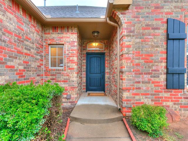 19132 Summer Grove Avenue, Edmond, OK 73012