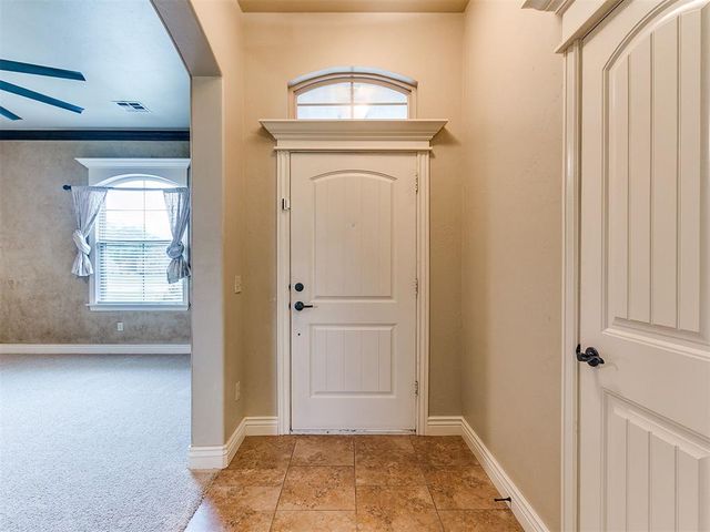19132 Summer Grove Avenue, Edmond, OK 73012