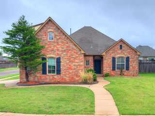 19132 Summer Grove Avenue, Edmond, OK 73012