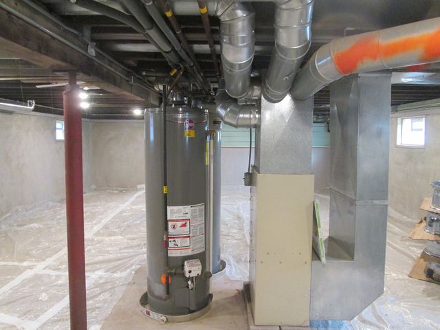 1316 S 4th Avenue, Maywood, IL 60153