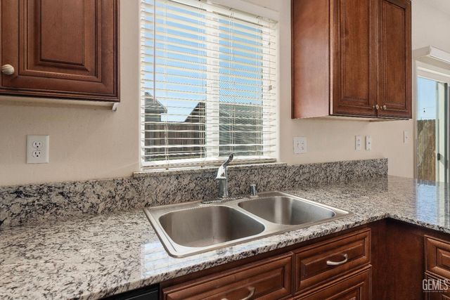 5223 Canaveral Drive, Bakersfield, CA 93307