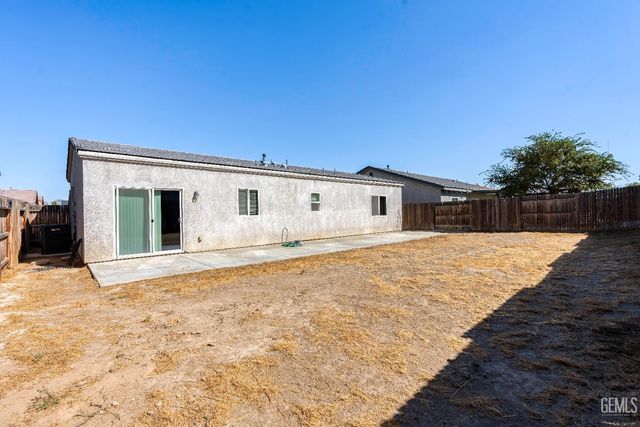 5223 Canaveral Drive, Bakersfield, CA 93307