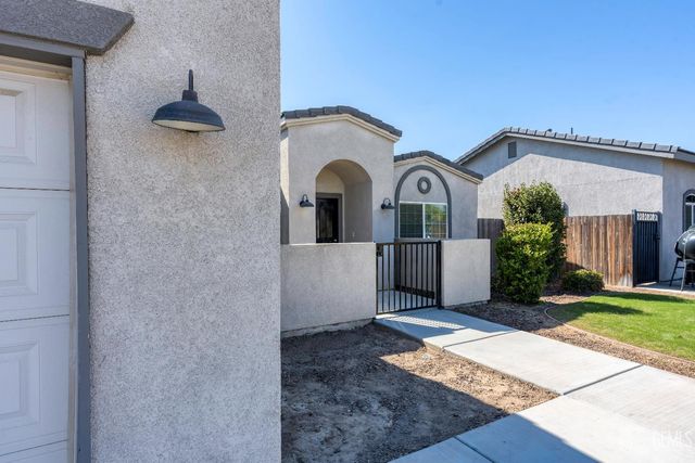 5223 Canaveral Drive, Bakersfield, CA 93307