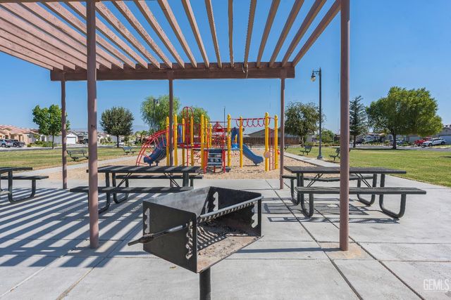 5223 Canaveral Drive, Bakersfield, CA 93307