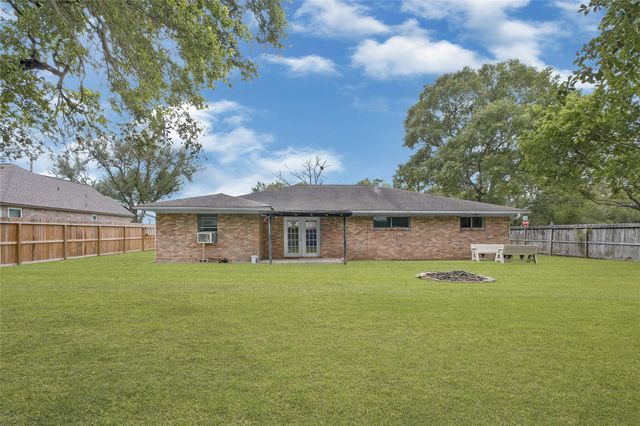 3511 Knapp Road, Pearland, TX 77581