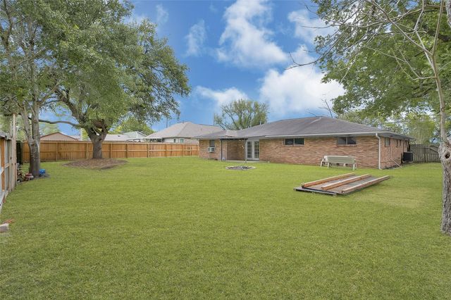 3511 Knapp Road, Pearland, TX 77581