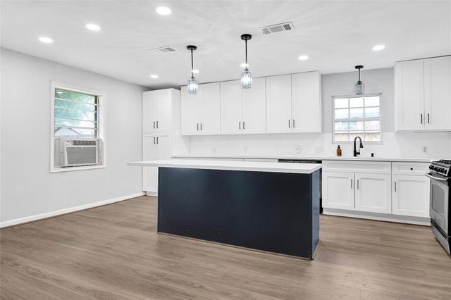 3511 Knapp Road, Pearland, TX 77581