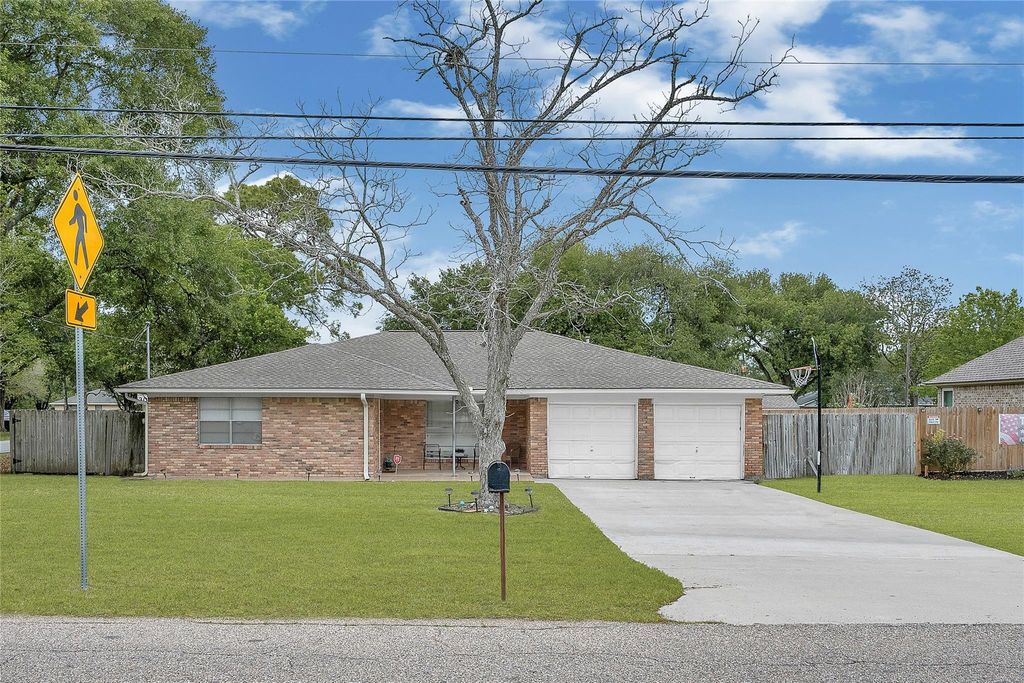 3511 Knapp Road, Pearland, TX 77581