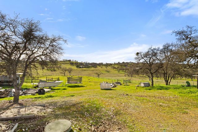 1668 Carmelita Ln, La Grange, CA 95329