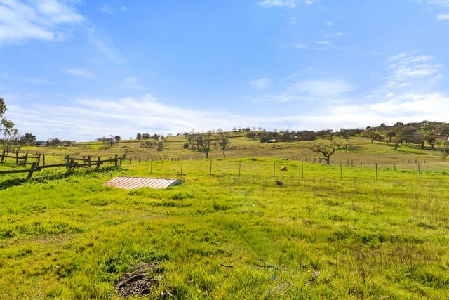 1668 Carmelita Ln, La Grange, CA 95329