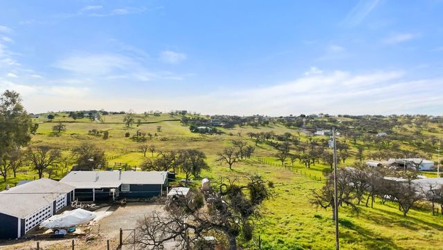 1668 Carmelita Ln, La Grange, CA 95329