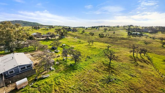 1668 Carmelita Ln, La Grange, CA 95329