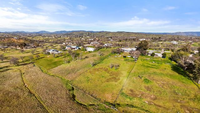 1668 Carmelita Ln, La Grange, CA 95329