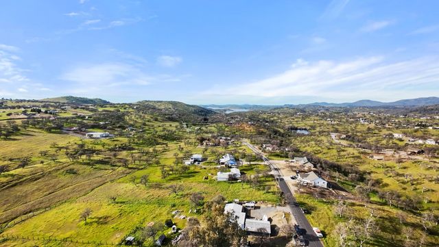 1668 Carmelita Ln, La Grange, CA 95329