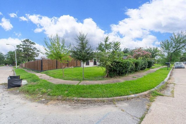 14522 Kemrock Drive, Houston, TX 77049