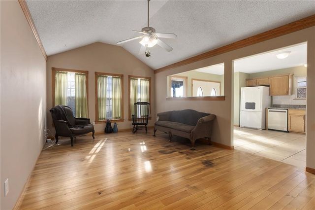 301 NE 103rd Street, Kansas City, MO 64155